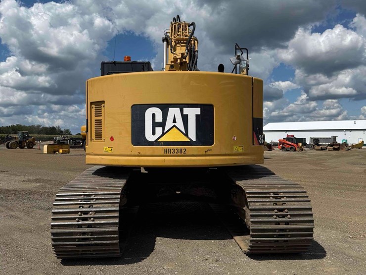 2014-caterpillar-328d-lcr-image-6