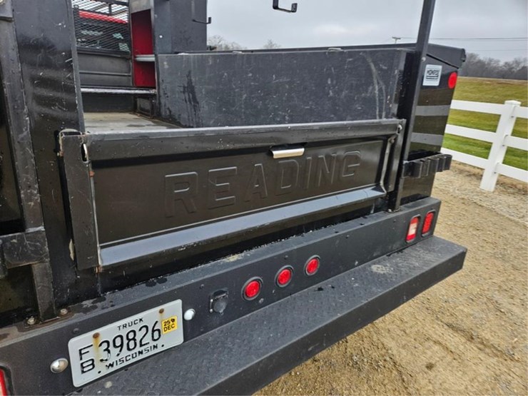 2016-ford-550-image-16