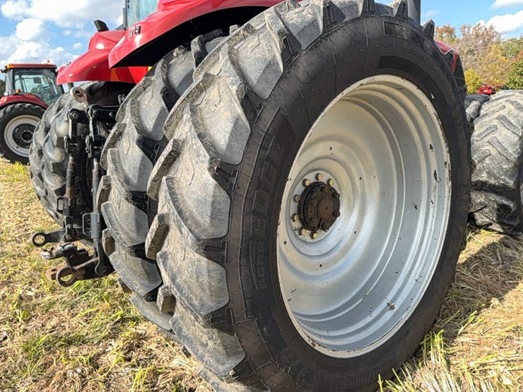 case-ih-magnum-335-image-22
