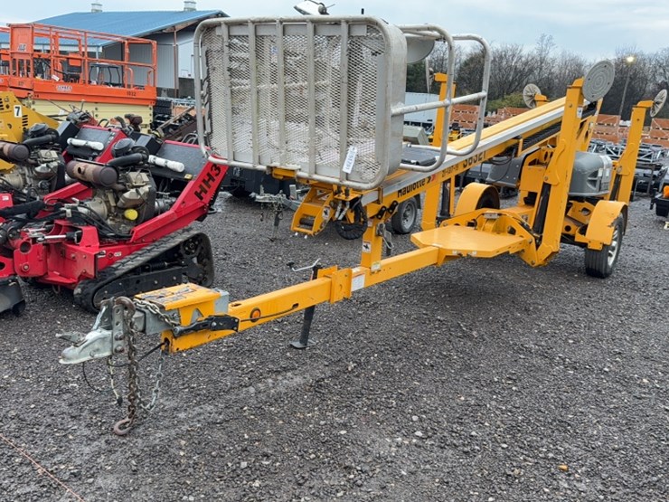 #2058-•-2018-haulotte-3632t-electric-towable-boom-lift-image-1