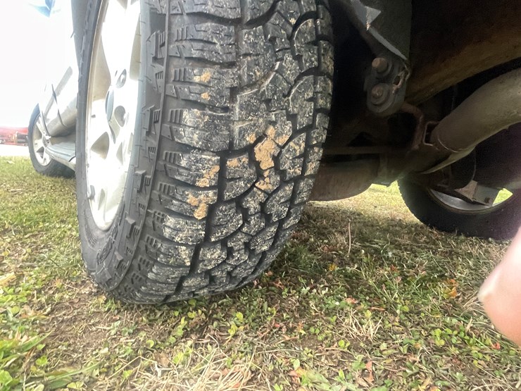 2004-ford-explorer-image-82