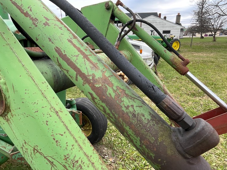 john-deere-4010-image-42