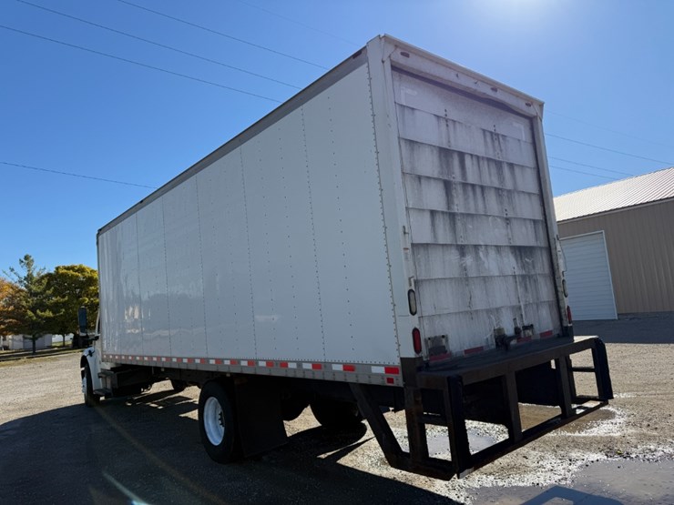 2013-freightliner-m2-box-truck-image-2