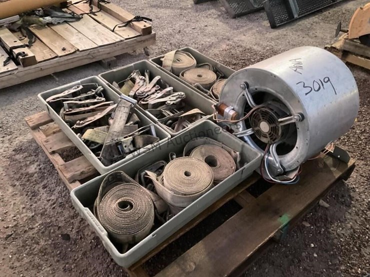 pallet-of-ratchet-straps-&-blower-image-1