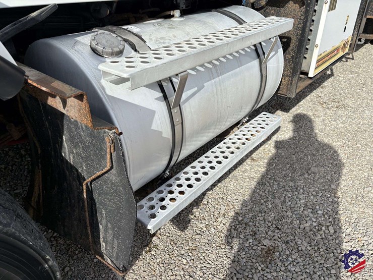 2009-kenworth-t800-image-42