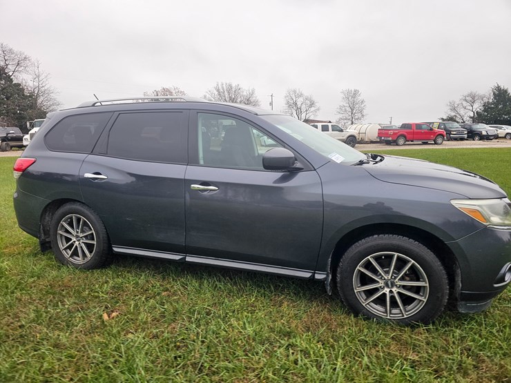 2013-nissan-pathfinder-image-16