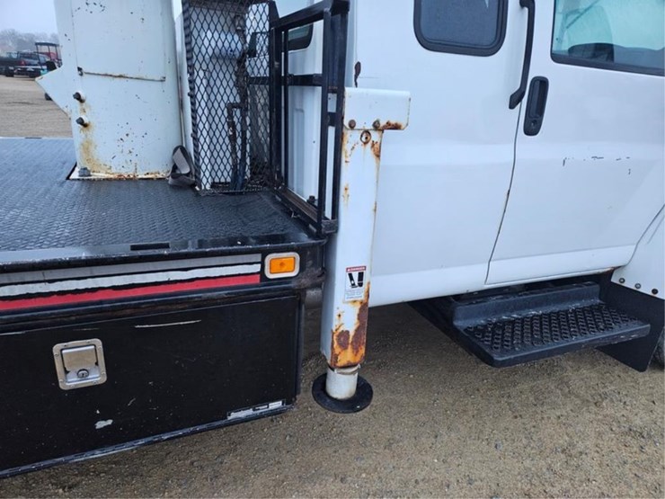 #3284-•-2003-gmc-c5500-aerial-truck-image-14