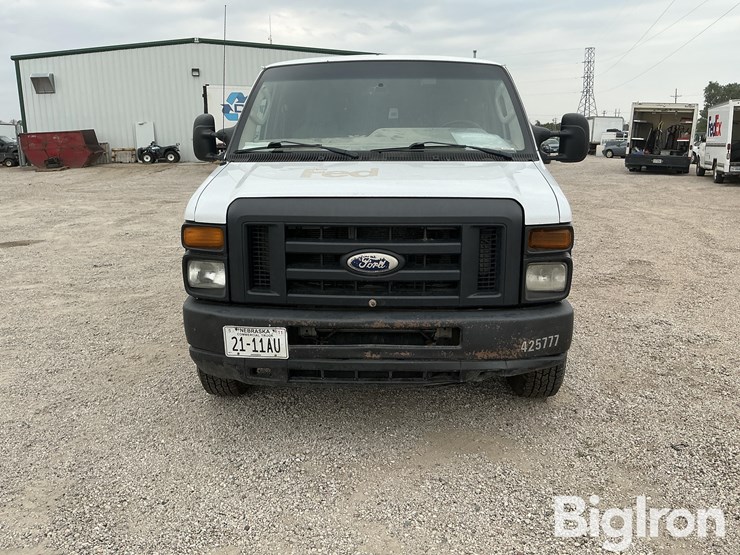 2014-ford-e250-image-2