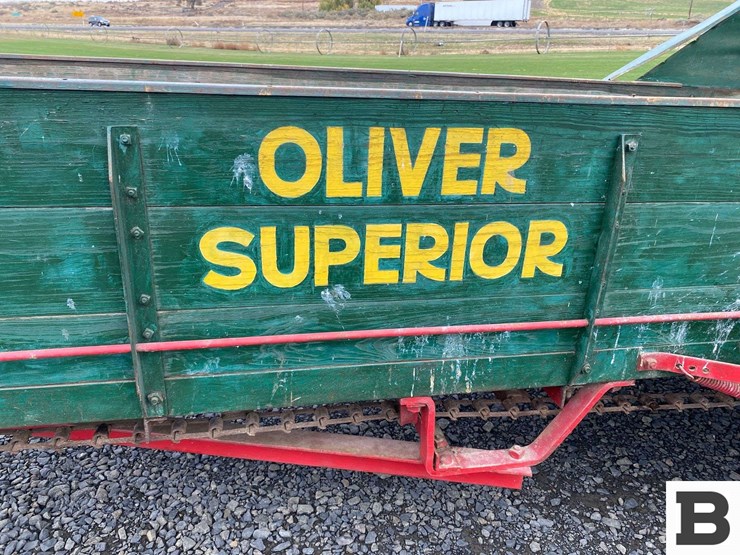 oliver-superior-vintage-manure-spreader-image-12