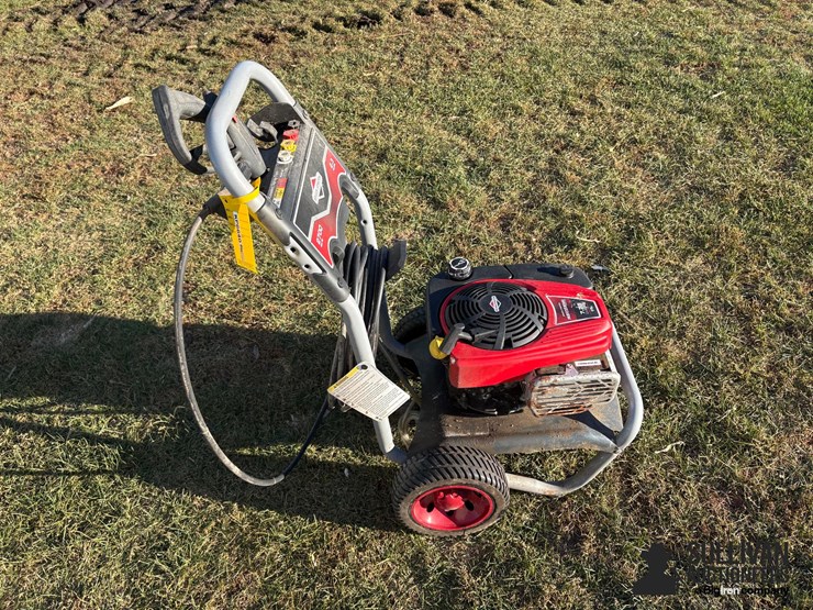 briggs-&-stratton-professional-series-power-washer-image-4