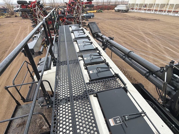 2016-bourgault-3320-66-image-59