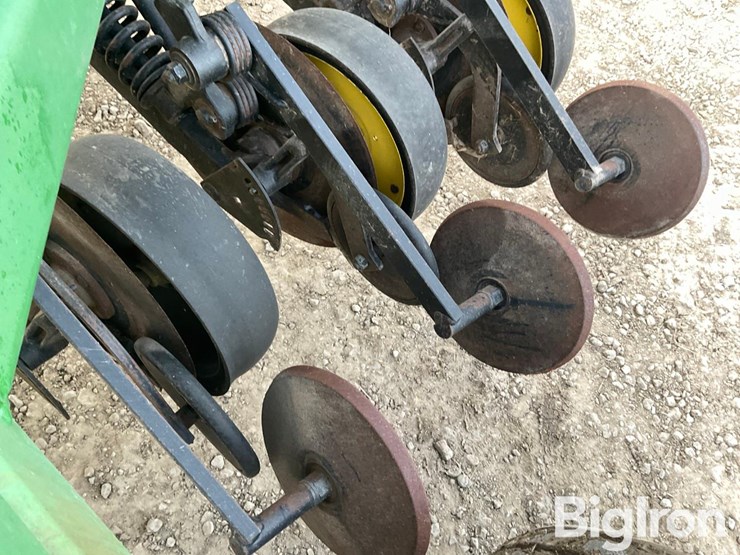 john-deere-750-image-11