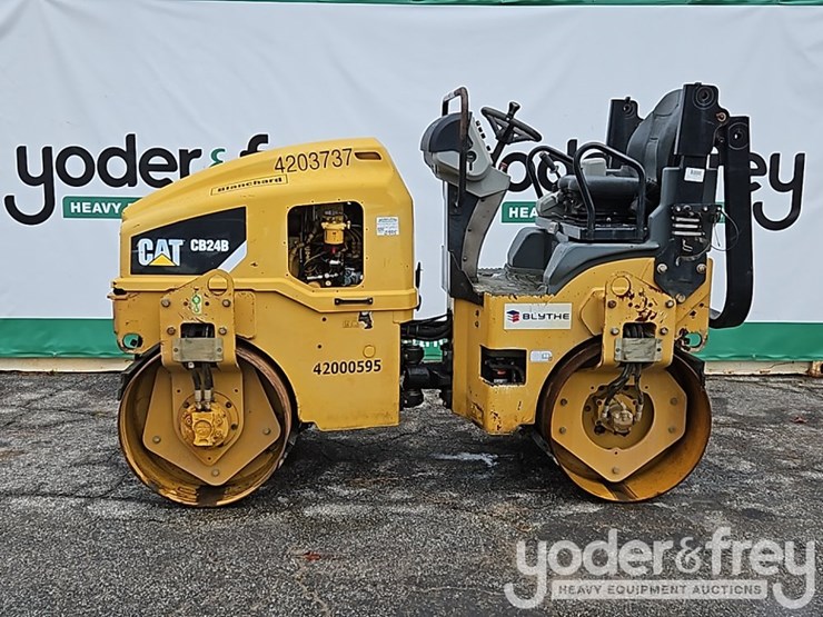 2015-caterpillar-cb24b-image-2