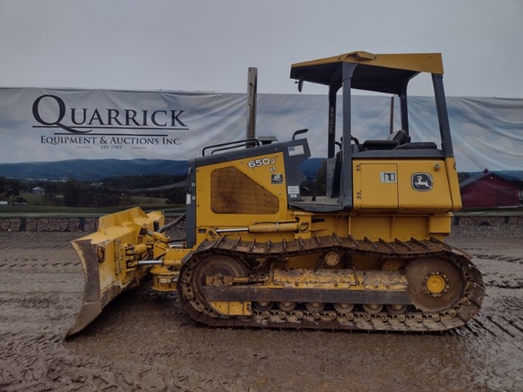deere-650j-lt-image-1