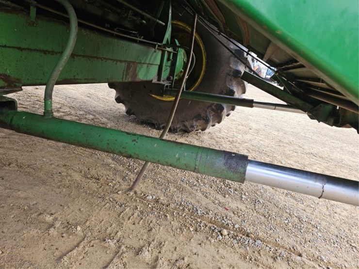 john-deere-8820-image-15