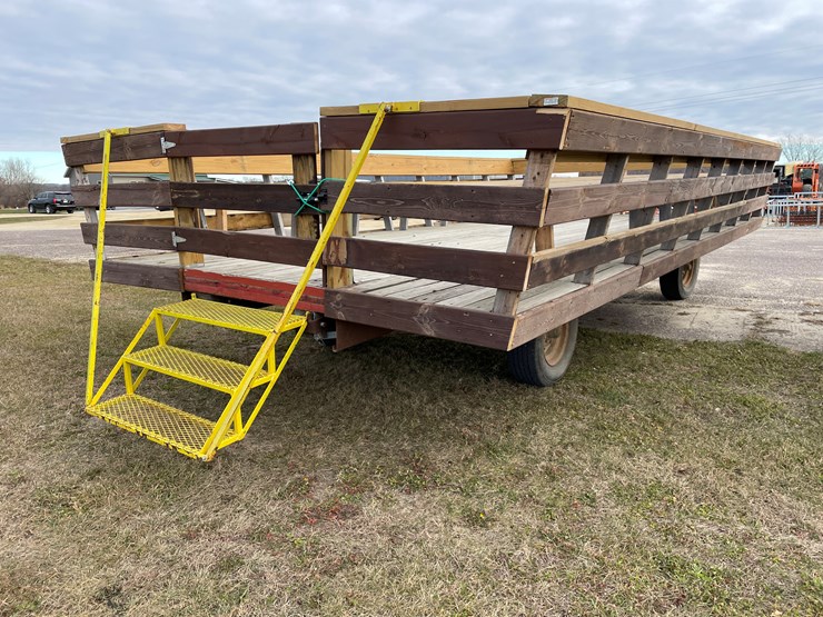 #1405-•-parade-wagon-image-4