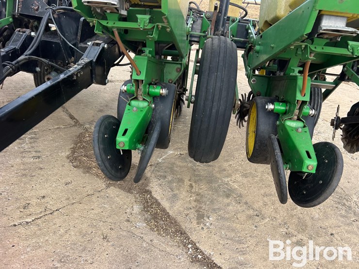 john-deere-7000-image-15