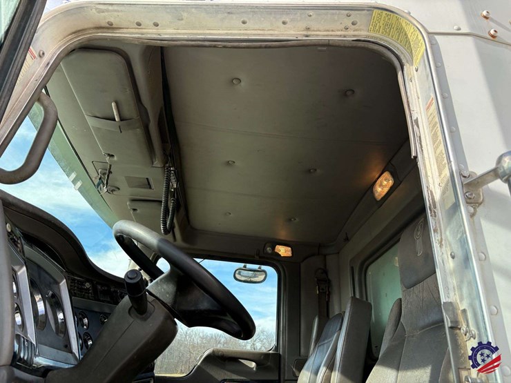 2009-kenworth-t800-image-98