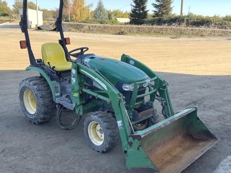 john-deere-2320-image-1