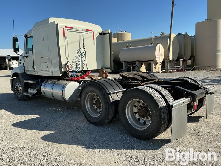 2014-mack-cxu613-t/a-truck-tractor-image-7