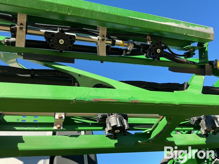 2017-john-deere-r4030-image-19