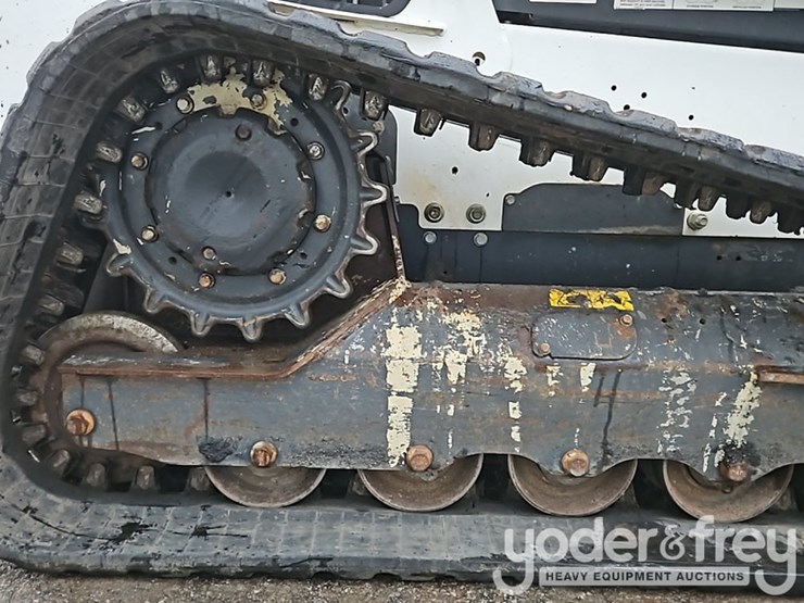 2019-bobcat-t740-image-12