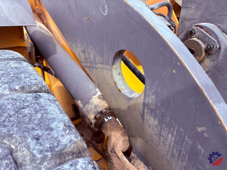 2004-volvo-l60e-image-32