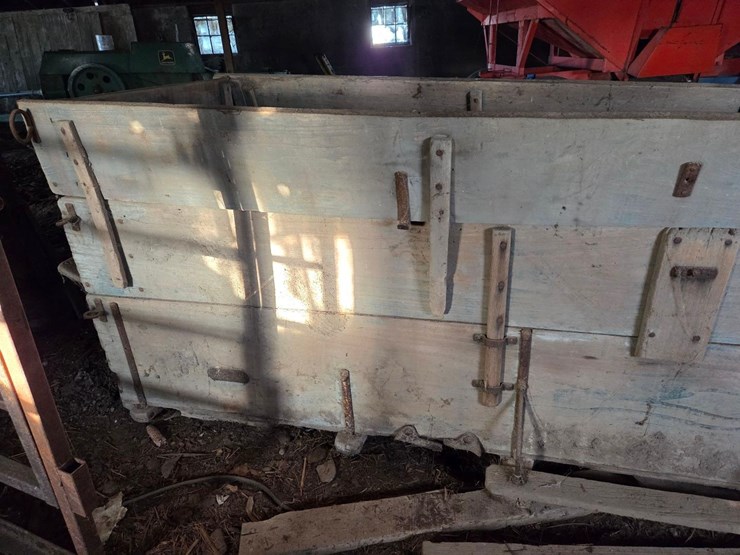 wooden-buck-board-wagon-image-7