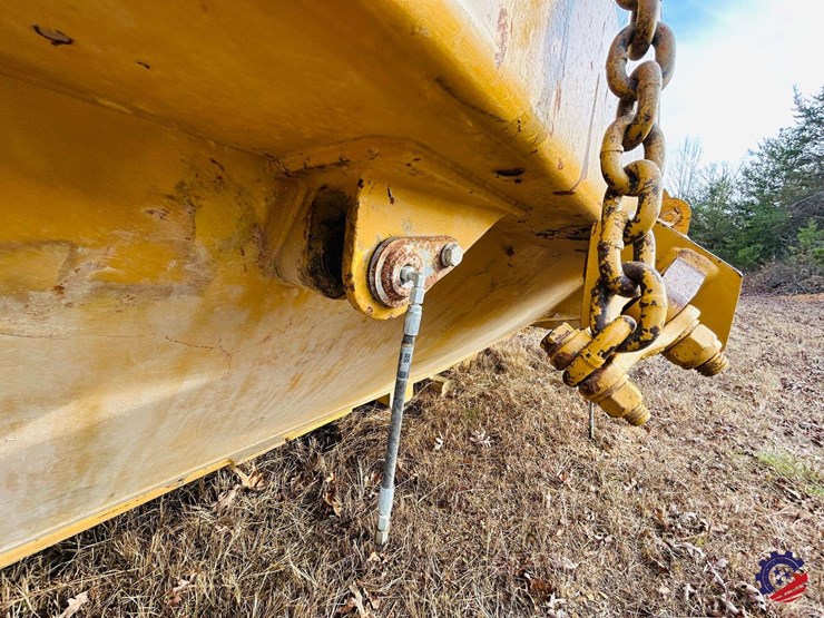 caterpillar-745-image-11