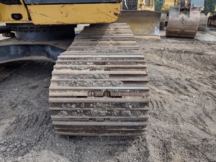 deere-225d-lc-image-41