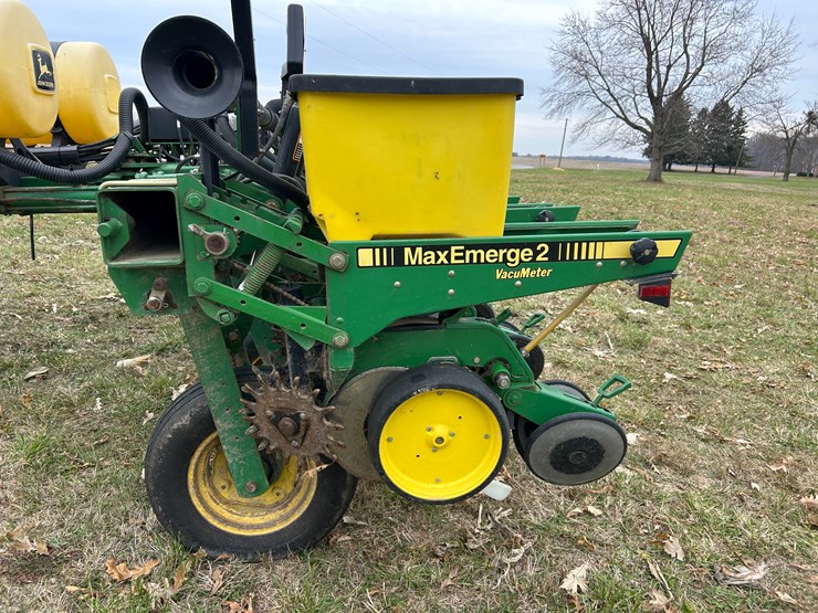 john-deere-7200-image-37