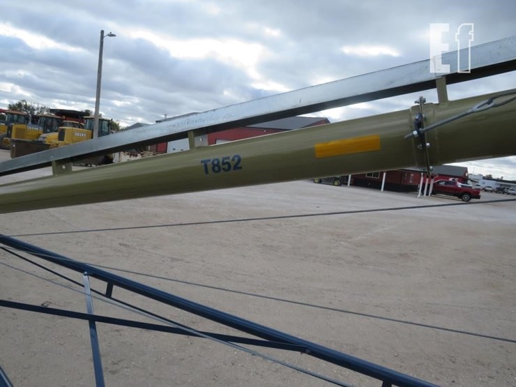 harvest-international-t852-image-10