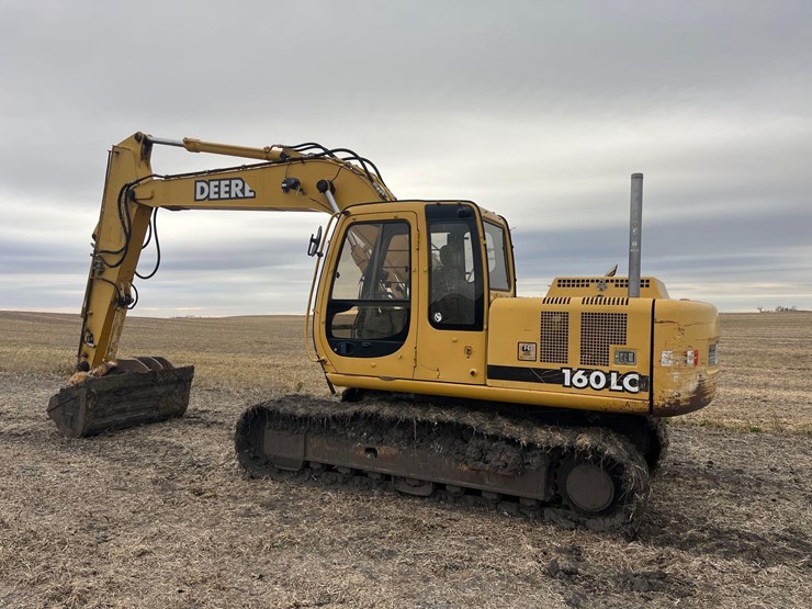 deere-160-lc-image-11