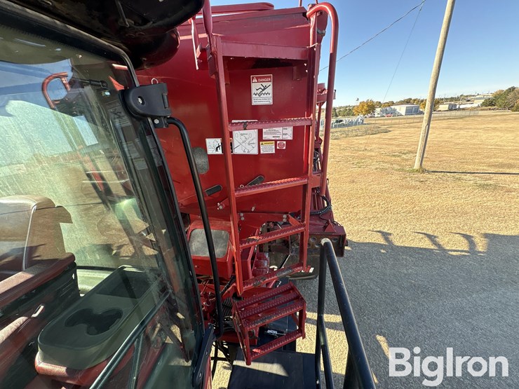 2016-case-ih-titan-4540-image-17