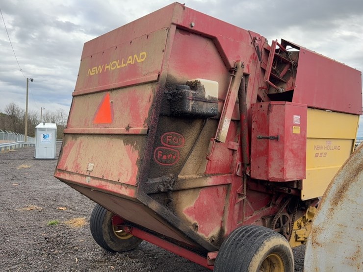 new-holland-853-image-6