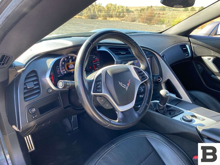 2014-chevrolet-corvette-stingray-coupe-image-14