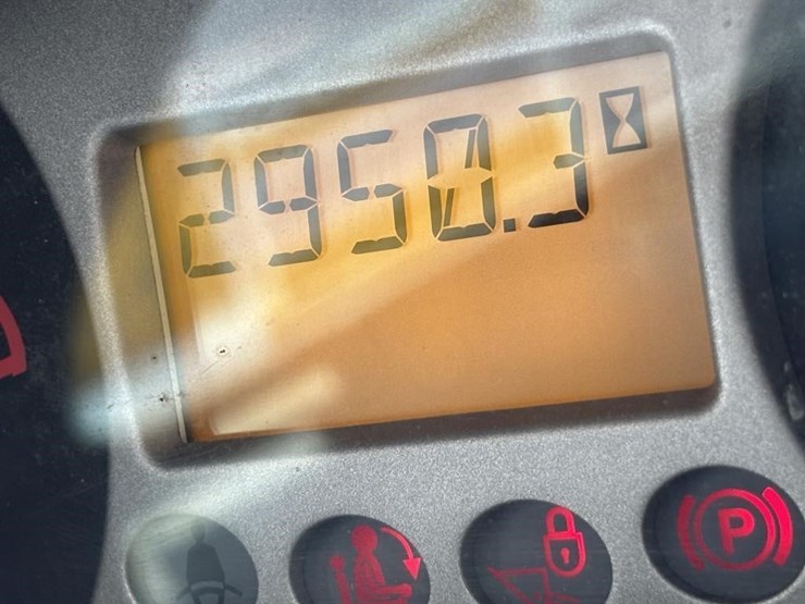 2013-bobcat-t550-image-47