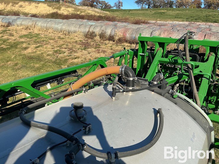 2017-john-deere-r4030-image-12