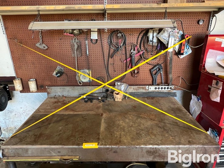 steel-workbench-&-supplies-image-4