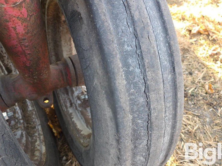 1952-farmall-h-2wd-tractor-image-20