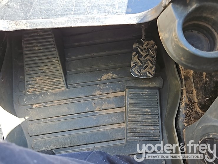 2022-caterpillar-299d3-xe-image-28