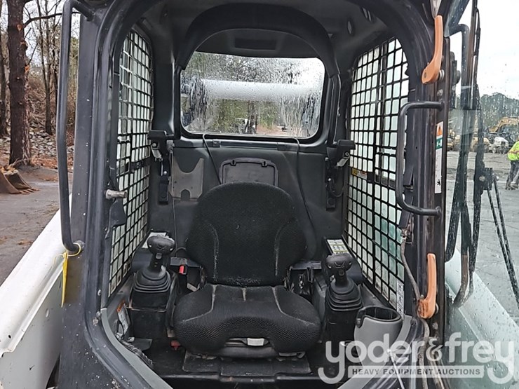 2019-bobcat-t740-image-27