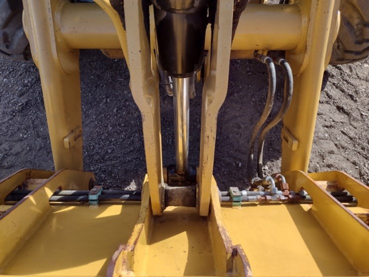 caterpillar-420e-image-21