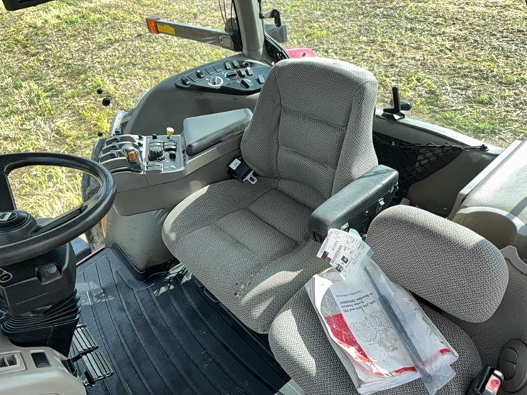 case-ih-magnum-335-image-56