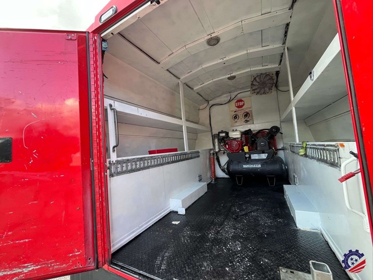 2017-ford-f350-xl-image-30