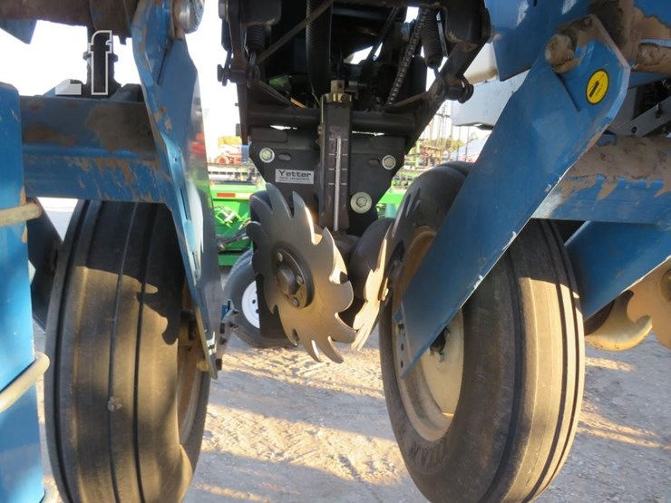 2011-kinze-3600-image-15