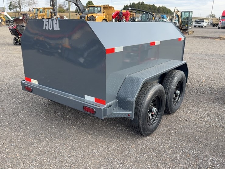 #2034-•-towable-750-gallon-fuel-tank-image-4
