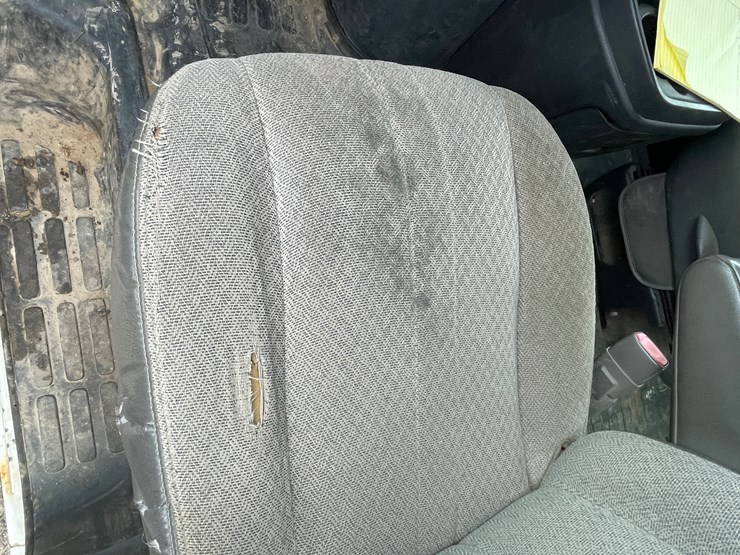 #1064-•-2012-gmc-savana-1-ton-van-(has-wi-title)-image-48