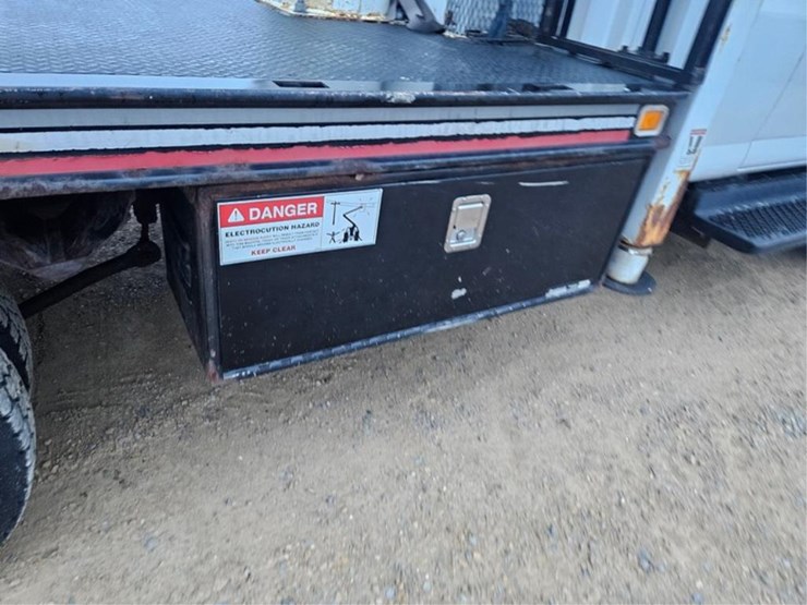 #3284-•-2003-gmc-c5500-aerial-truck-image-30