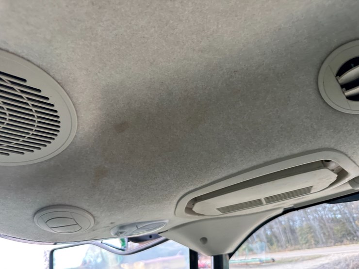 2015-john-deere-s680-image-85